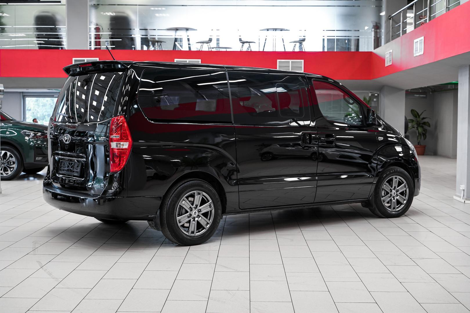 Hyundai Grand Starex 2017, черный, ДЦ Орехово