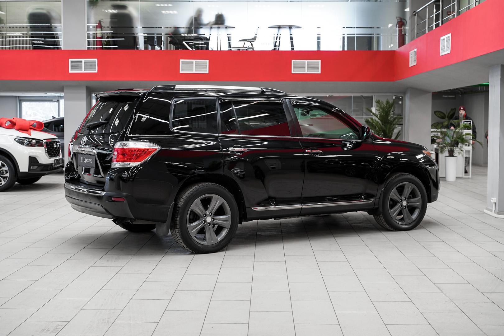 Toyota Highlander 2012, черный, ДЦ Орехово