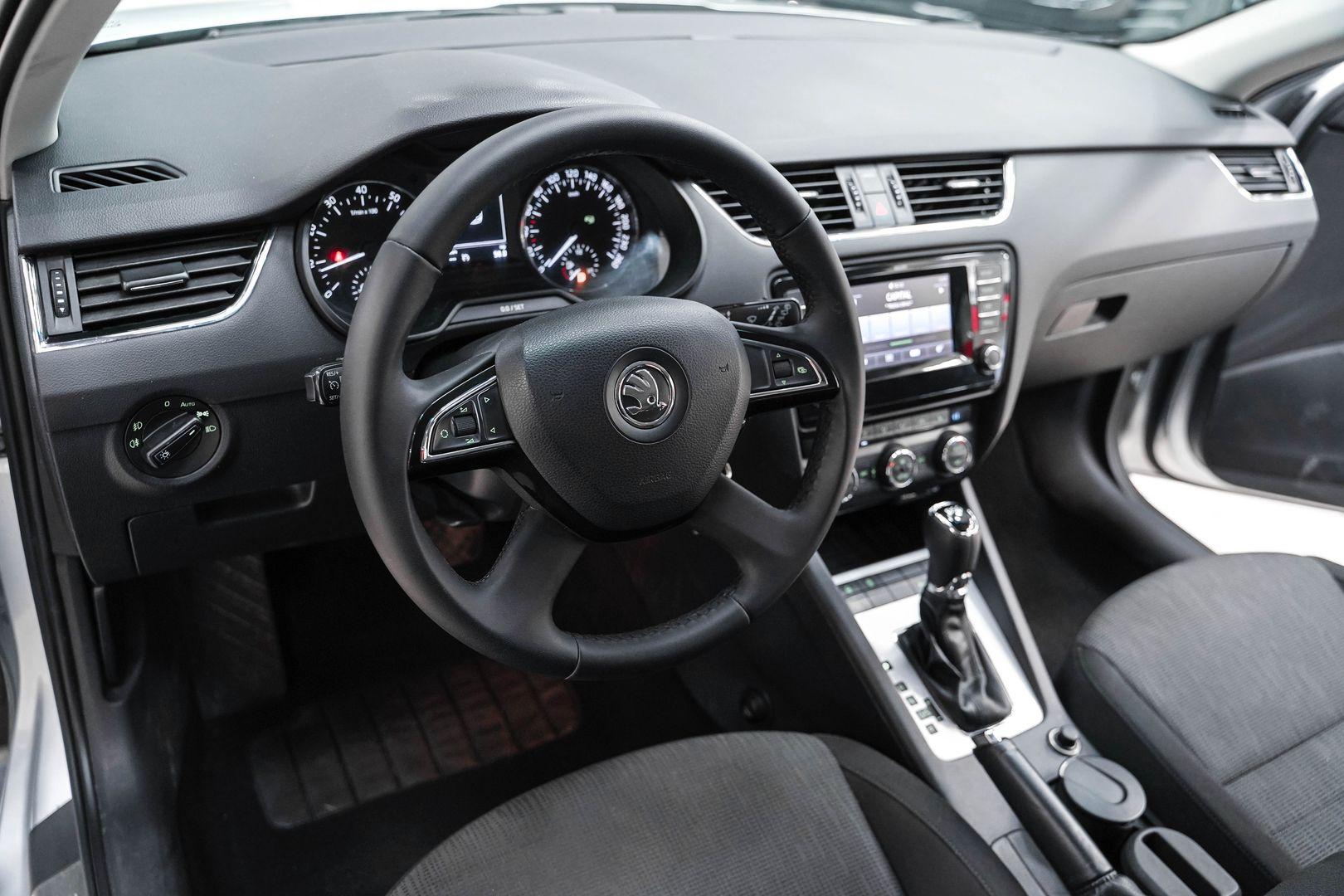 Skoda Octavia 2013, серебряный, ДЦ Орехово