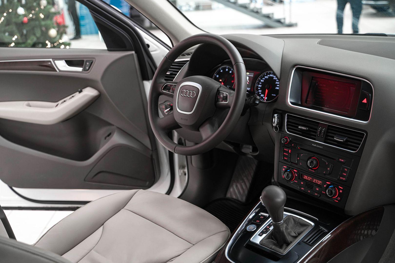 Audi Q5 2011, белый, ДЦ Орехово