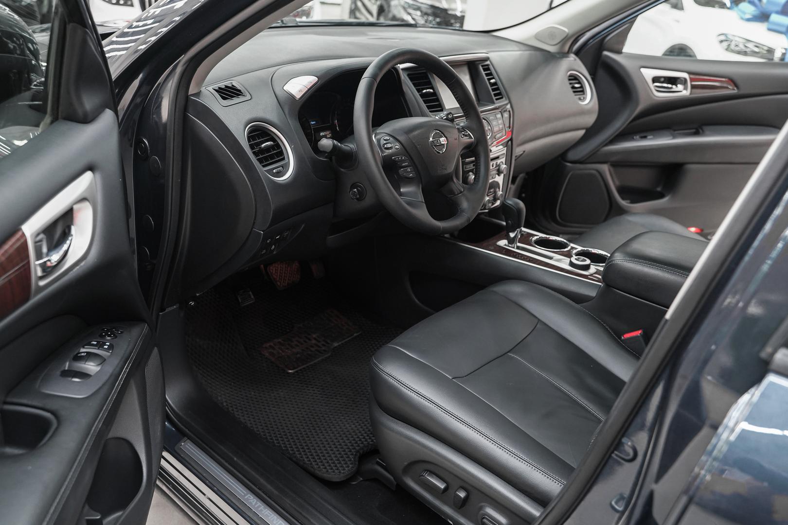 Nissan Pathfinder 2014, синий, ДЦ Орехово