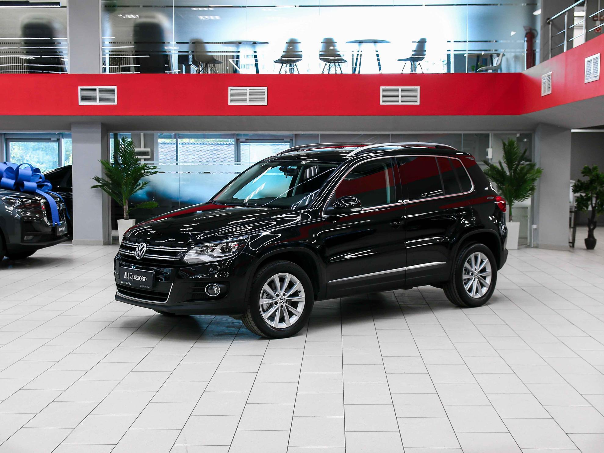 Volkswagen Tiguan 2012, черный, ДЦ Орехово