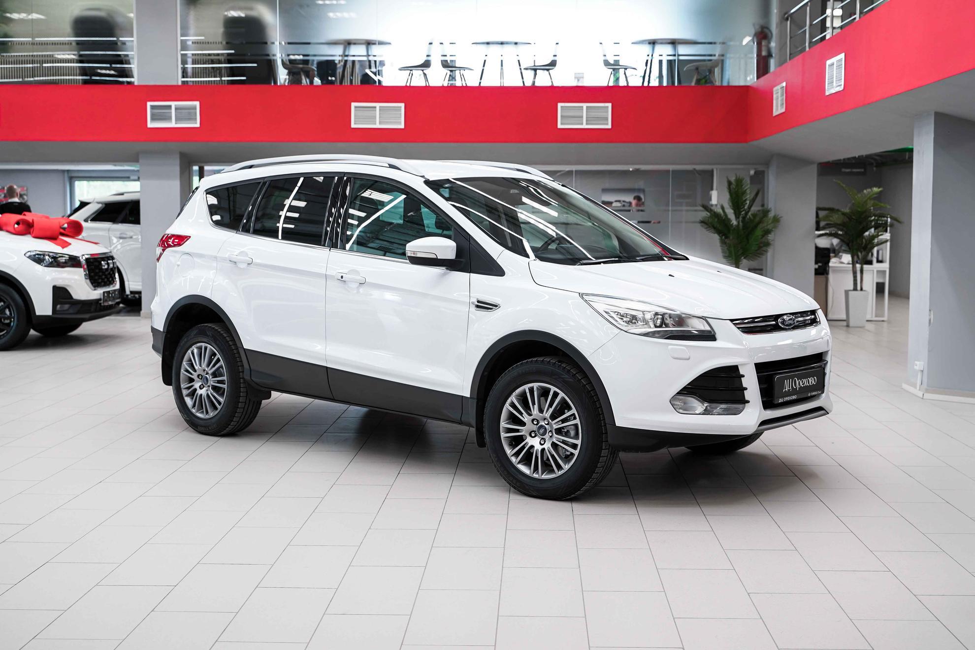 Ford Kuga 2013, белый, ДЦ Орехово