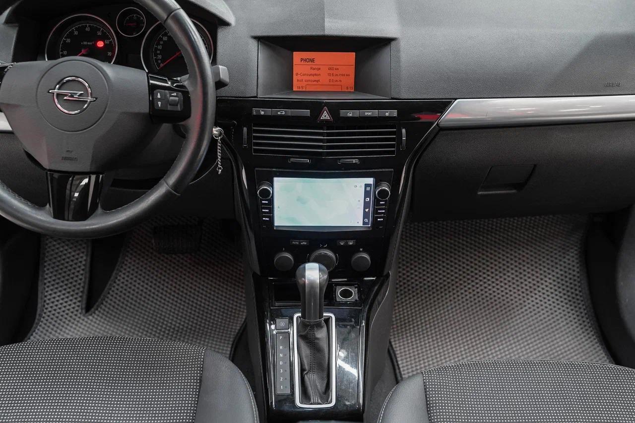 Opel Astra 2010, черный, ДЦ Орехово