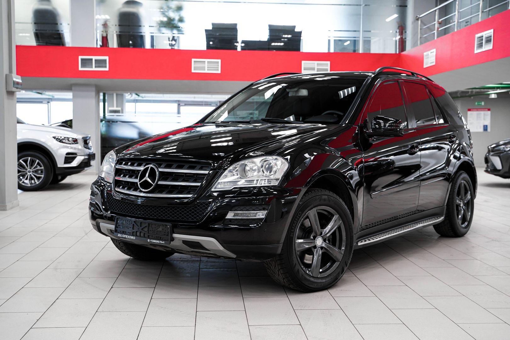 Mercedes-Benz M-Класс 2010, черный, ДЦ Орехово