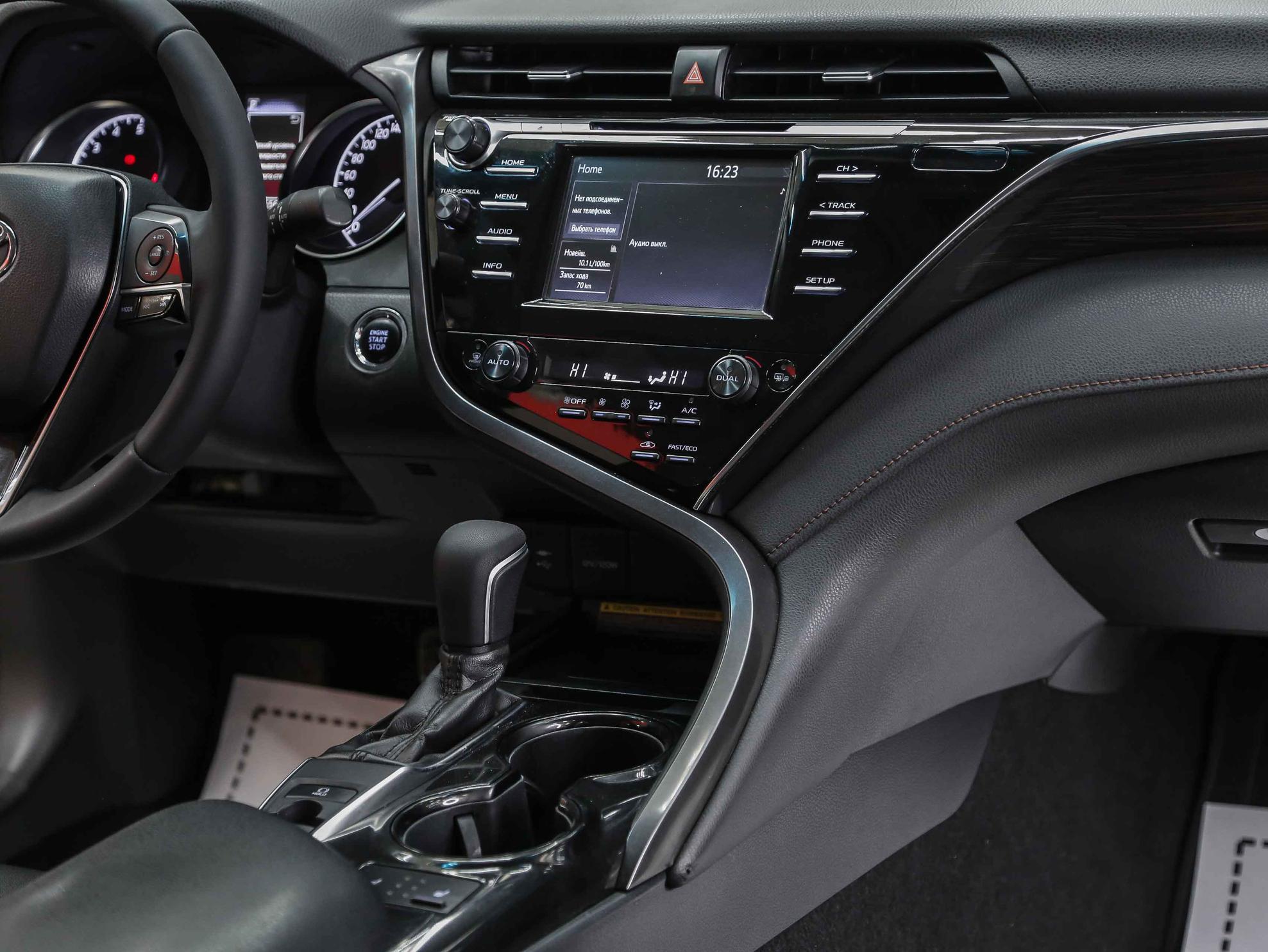 Toyota Camry 2020, белый, ДЦ Орехово