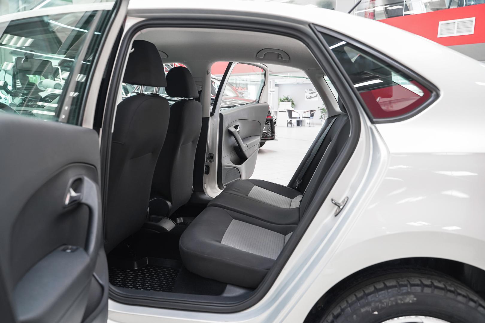 Volkswagen Polo 2012, серебряный, ДЦ Орехово