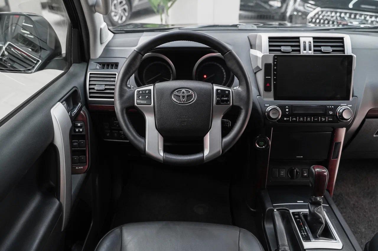 Toyota Land Cruiser Prado 2016, черный, ДЦ Орехово