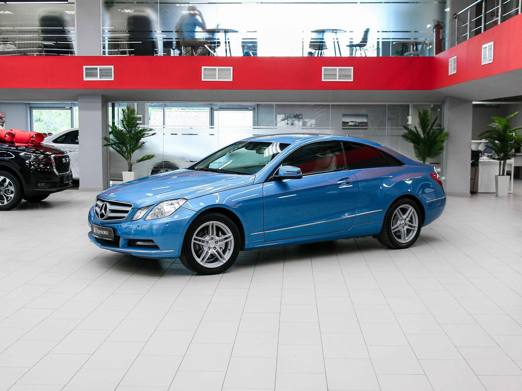 Mercedes-Benz E-Класс 2011, голубой, ДЦ Орехово