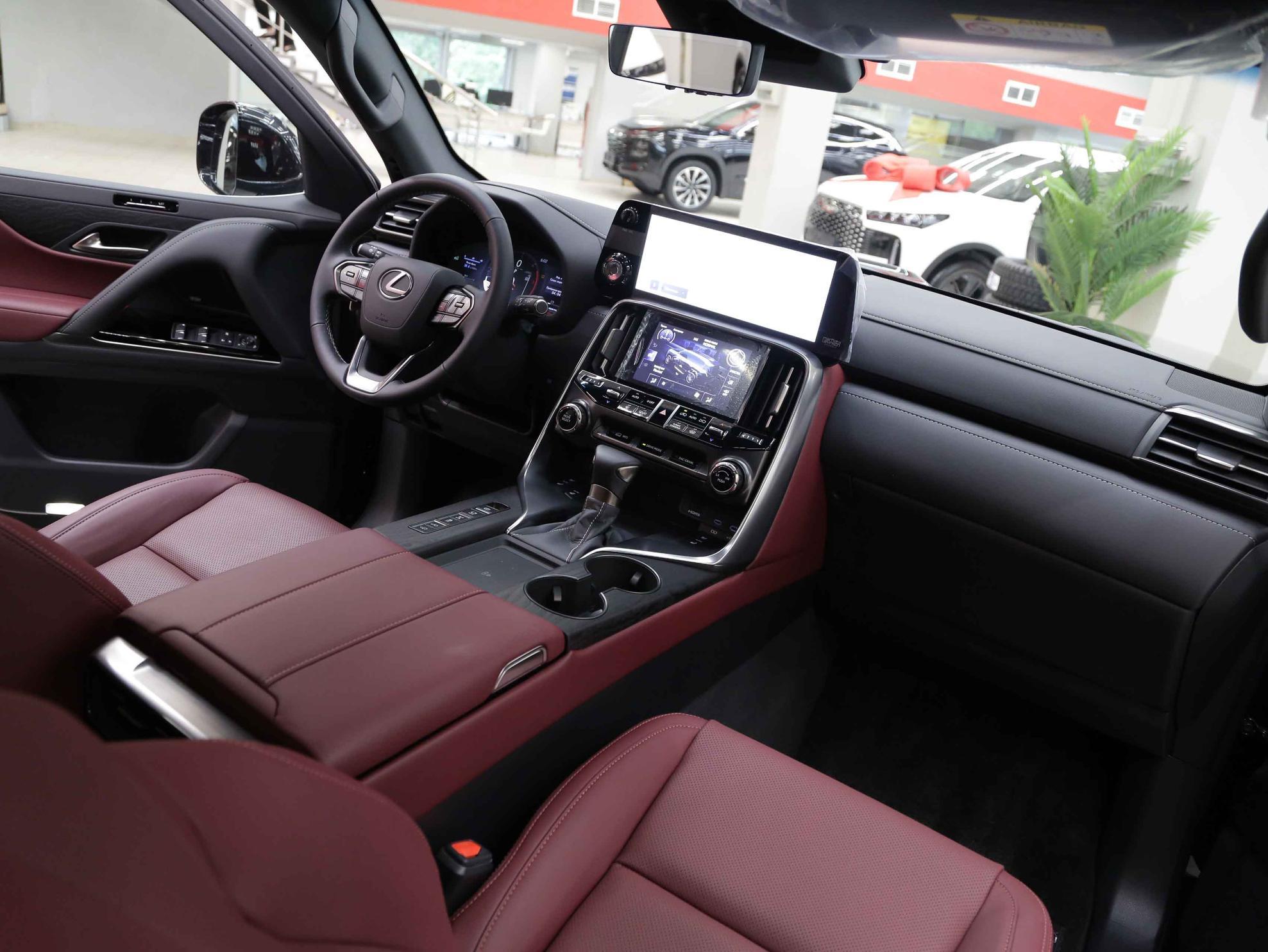 Lexus LX 2026, черный, ДЦ Орехово