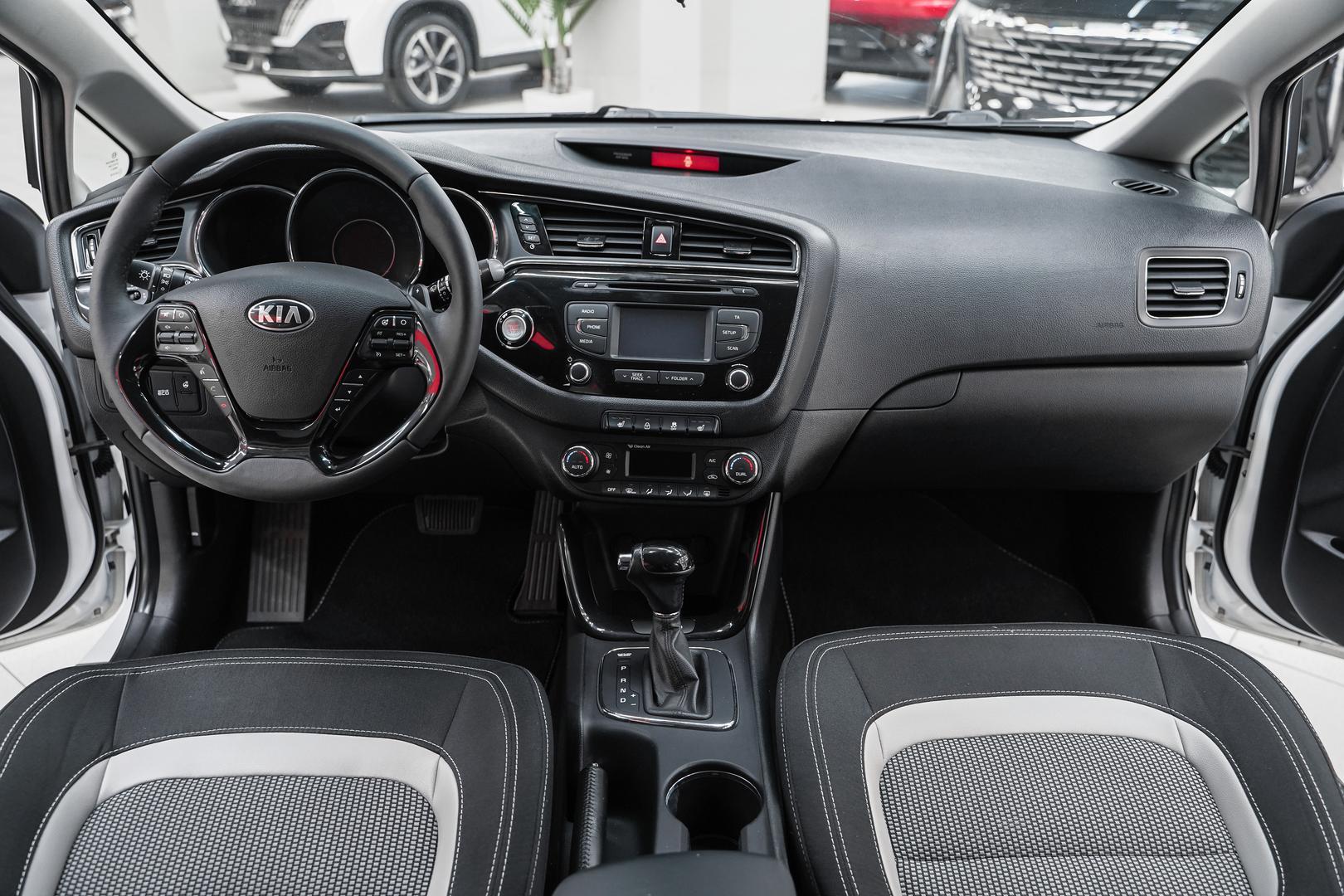 Kia Ceed 2016, белый, ДЦ Орехово