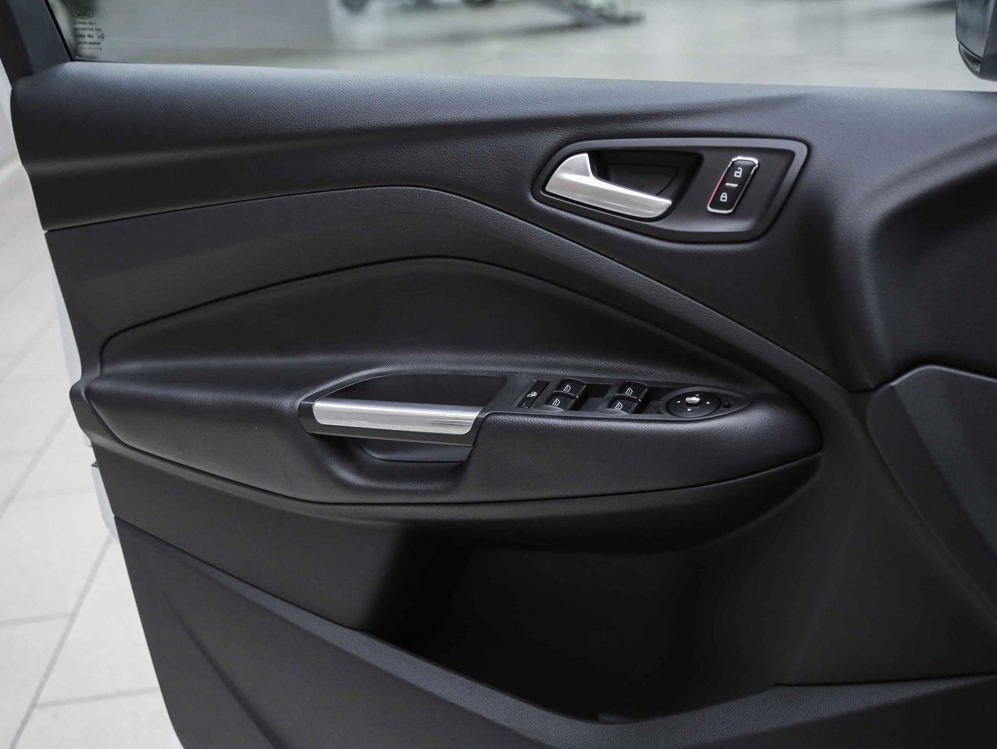 Ford Kuga 2014, белый, ДЦ Орехово