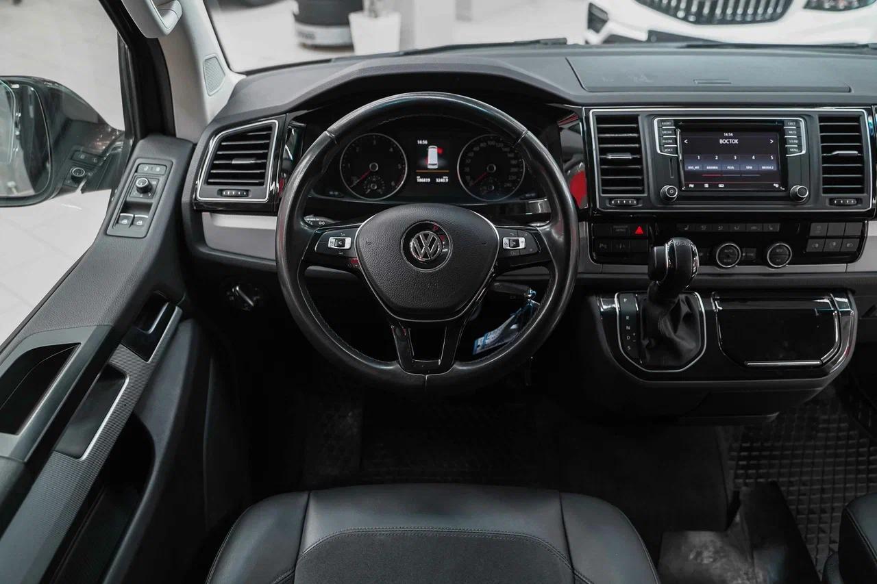 Volkswagen Multivan 2017, коричневый, ДЦ Орехово