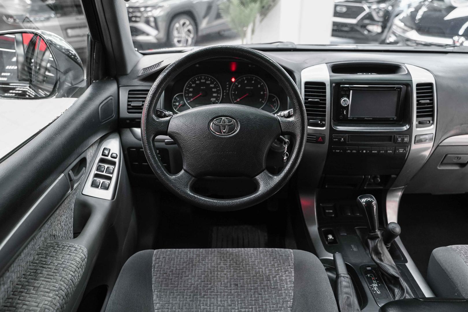 Toyota Land Cruiser Prado 2004, черный, ДЦ Орехово