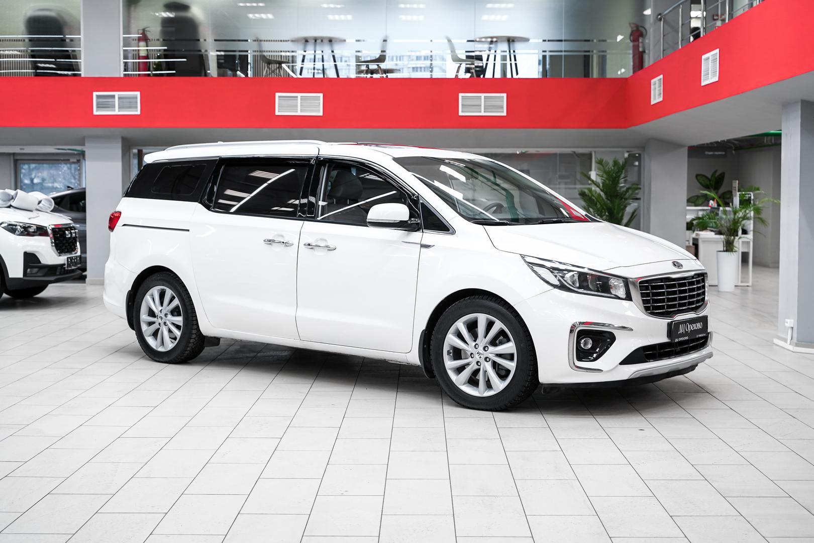 Kia Carnival 2019, белый, ДЦ Орехово