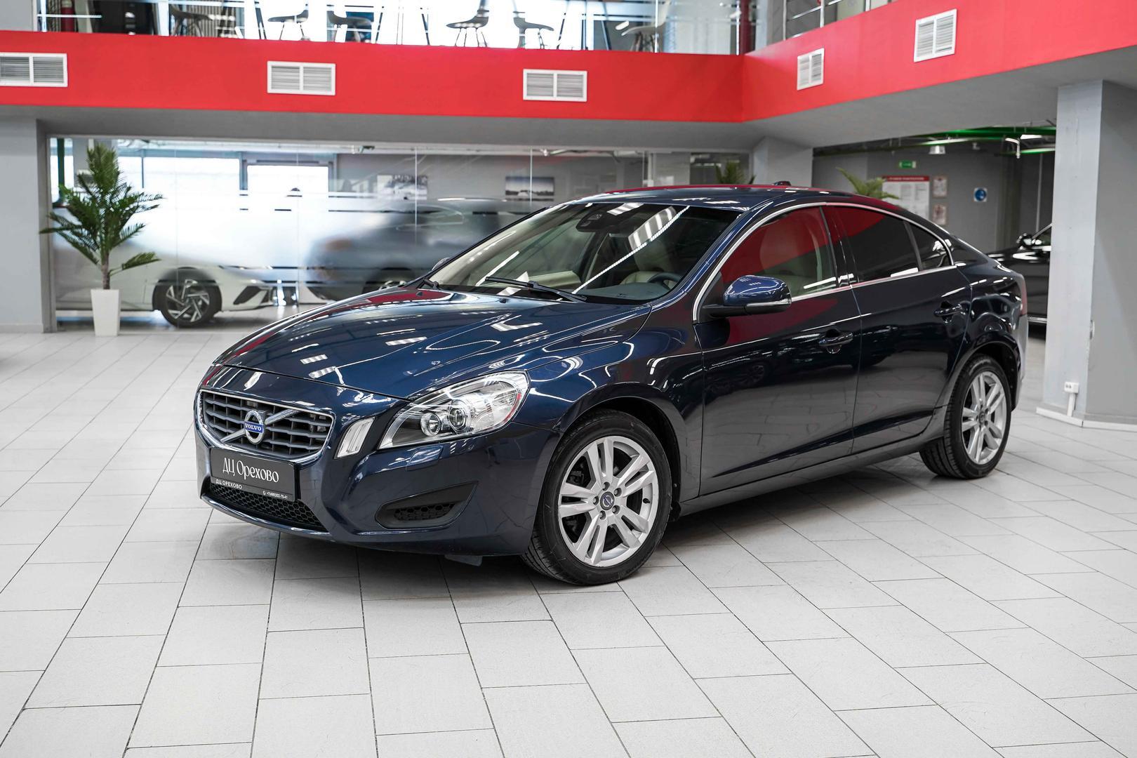 Volvo S60 2013, синий, ДЦ Орехово