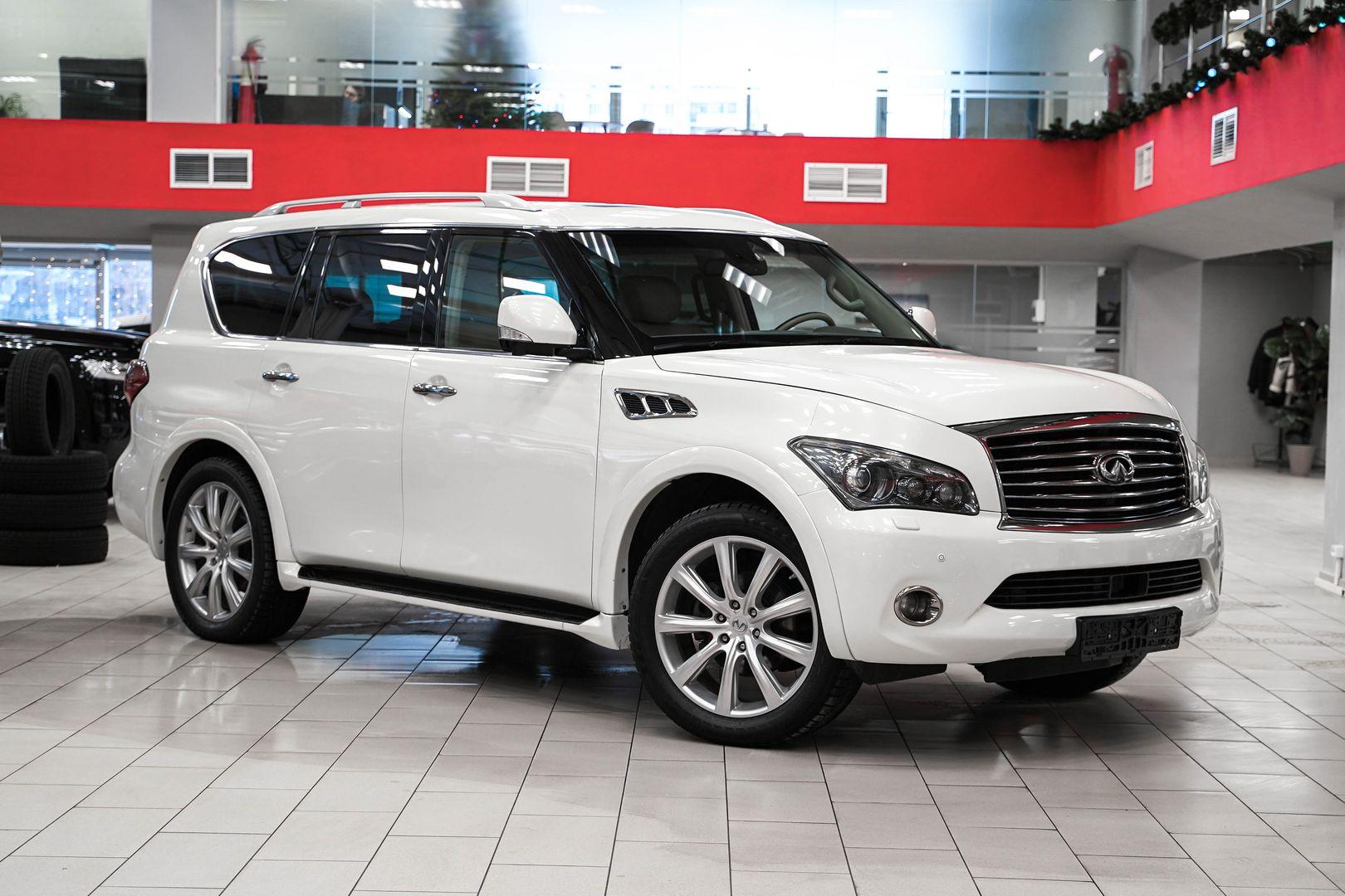 Infiniti QX56 2010, белый, ДЦ Орехово