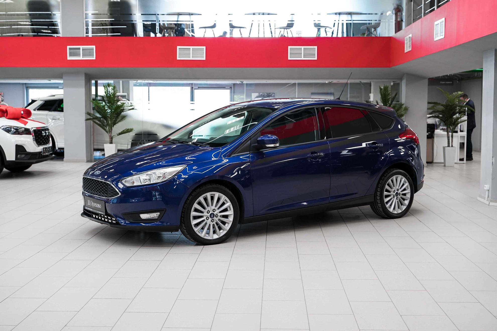 Ford Focus 2015, синий, ДЦ Орехово