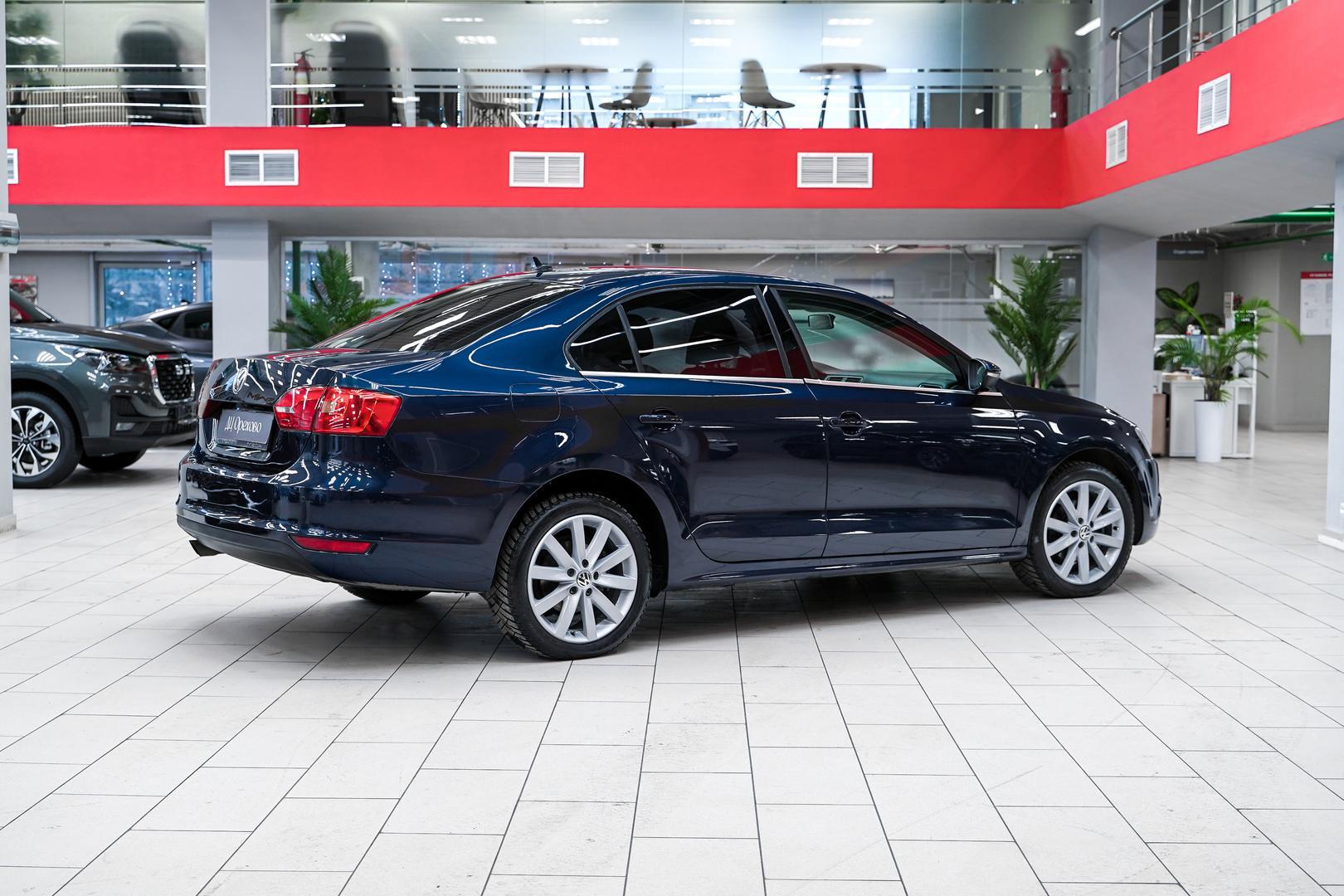 Volkswagen Jetta 2012, синий, ДЦ Орехово