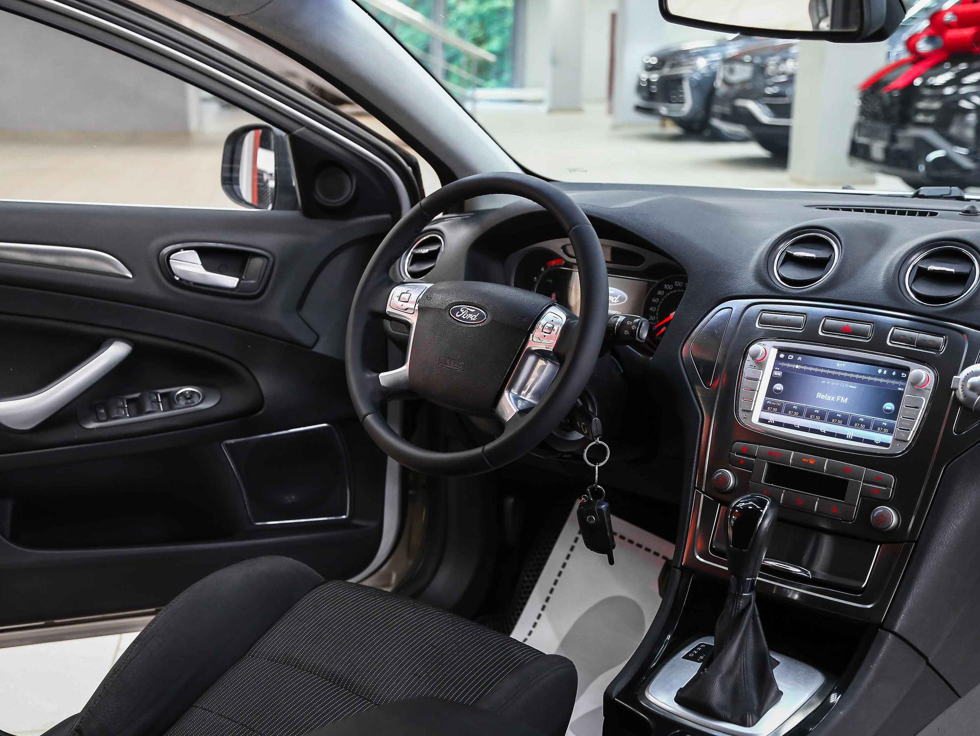 Ford Mondeo 2010, серебряный, ДЦ Орехово