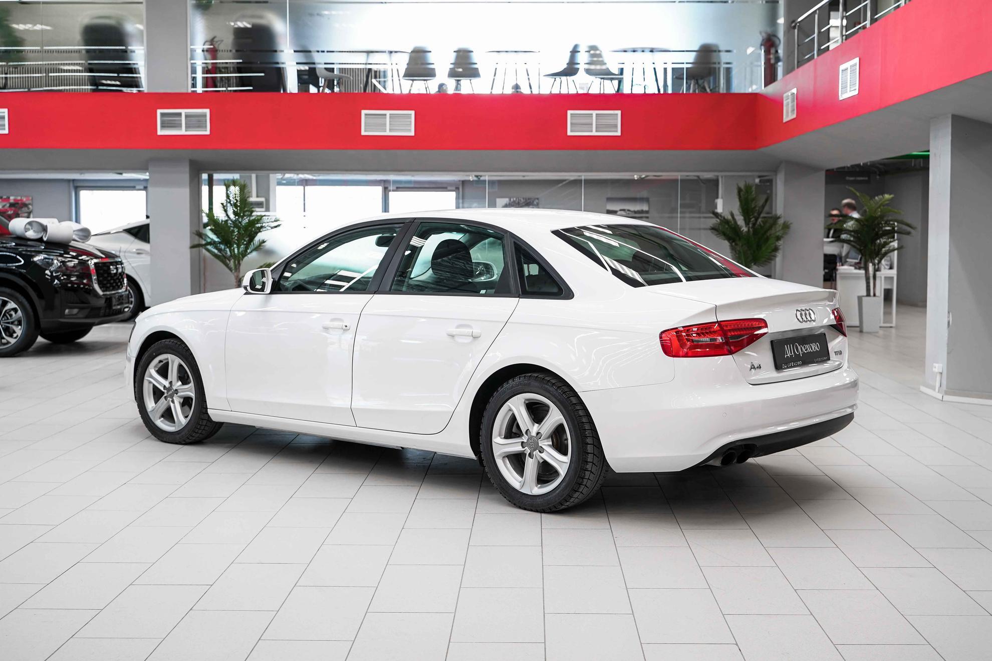 Audi A4 2014, белый, ДЦ Орехово
