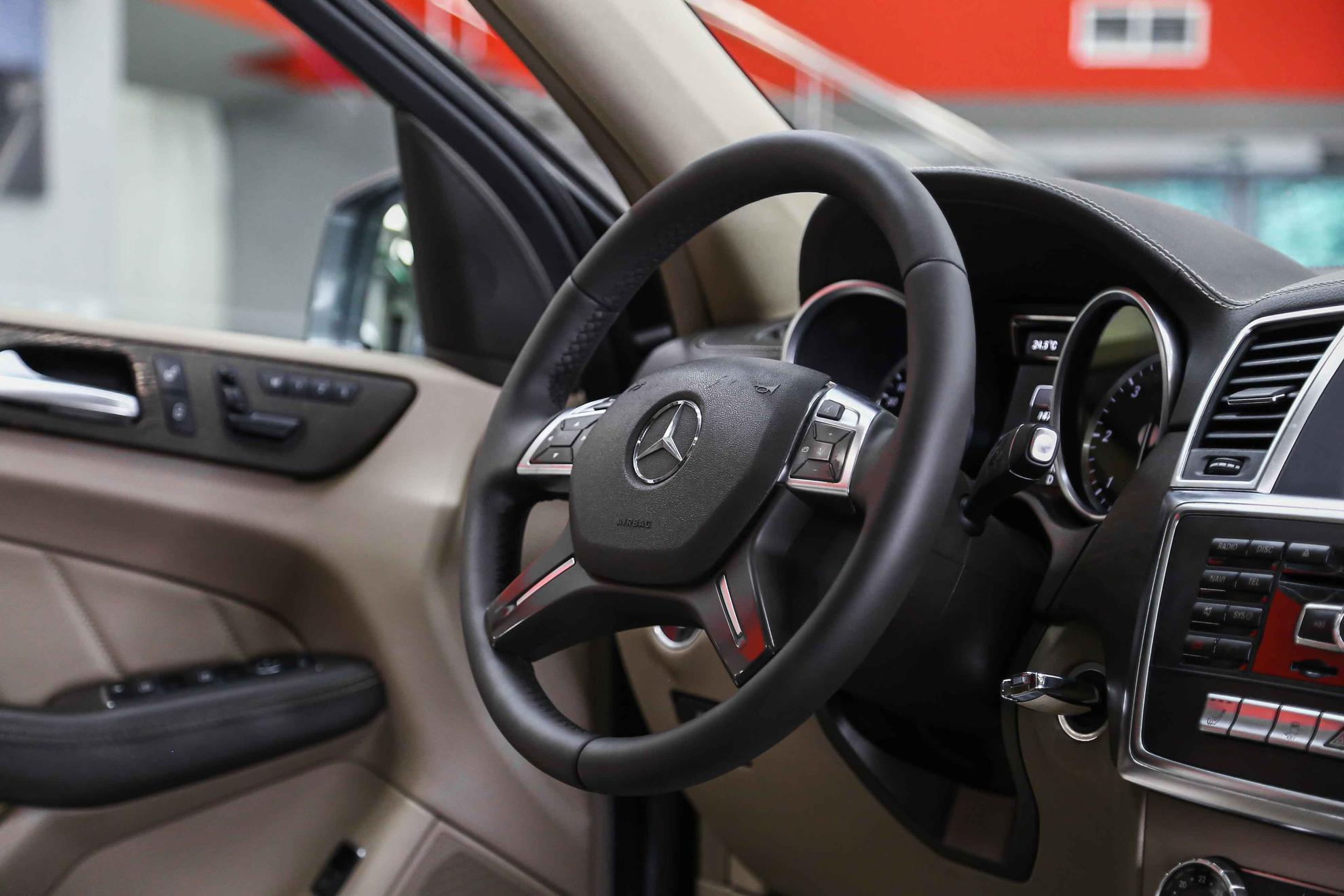 Mercedes-Benz GL-Класс 2015, серый, ДЦ Орехово