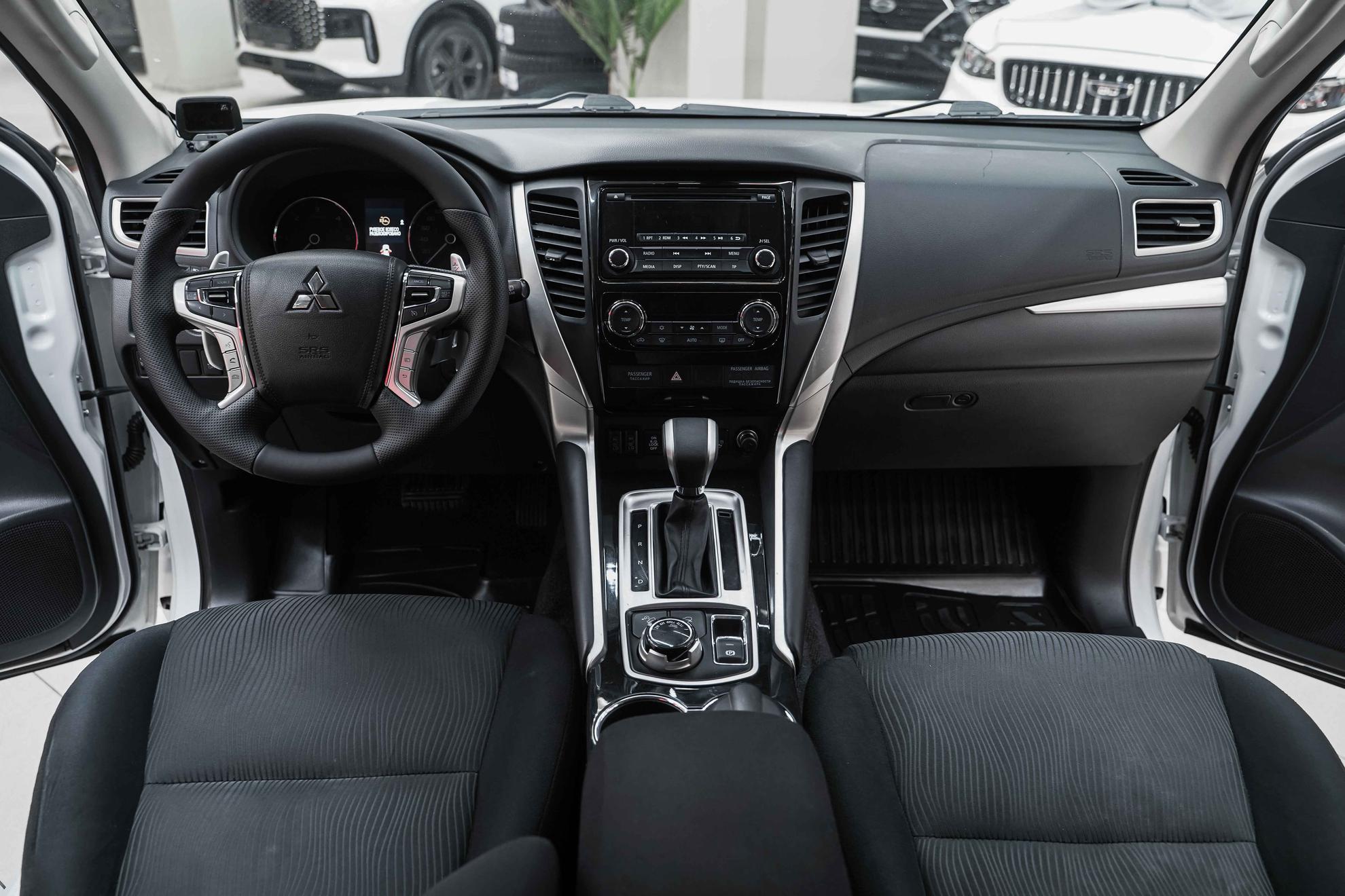 Mitsubishi Pajero Sport 2018, белый, ДЦ Орехово