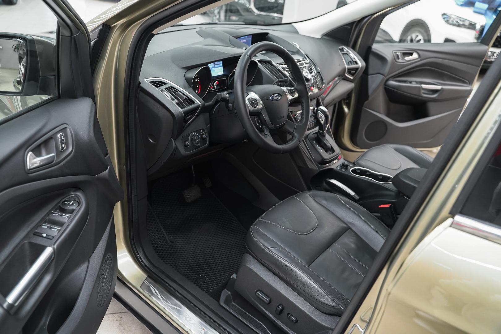 Ford Kuga 2013, зеленый, ДЦ Орехово