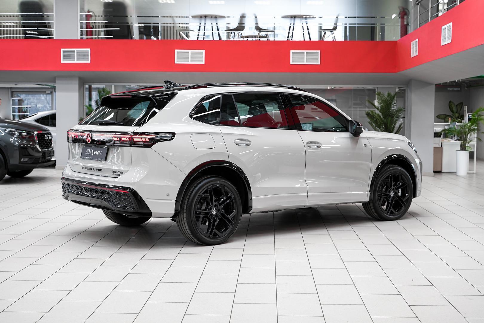 Volkswagen Tiguan 2025, серый, ДЦ Орехово