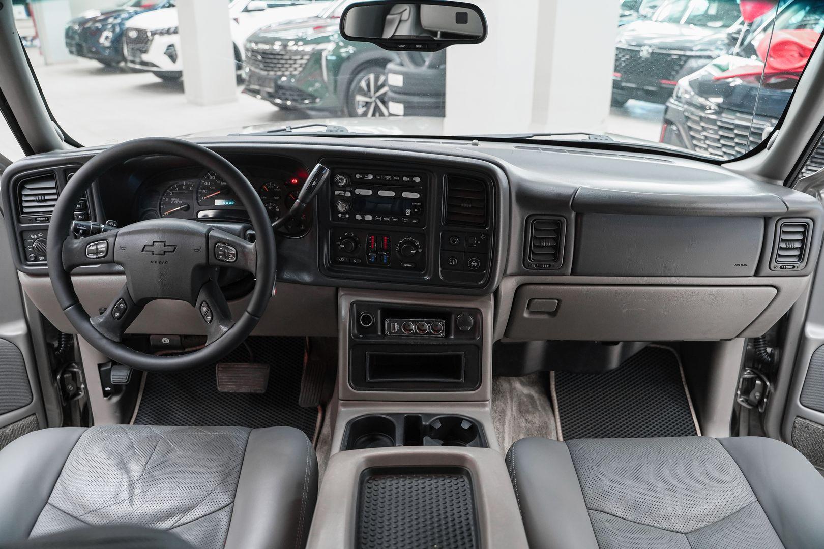 Chevrolet Tahoe 2002, серый, ДЦ Орехово