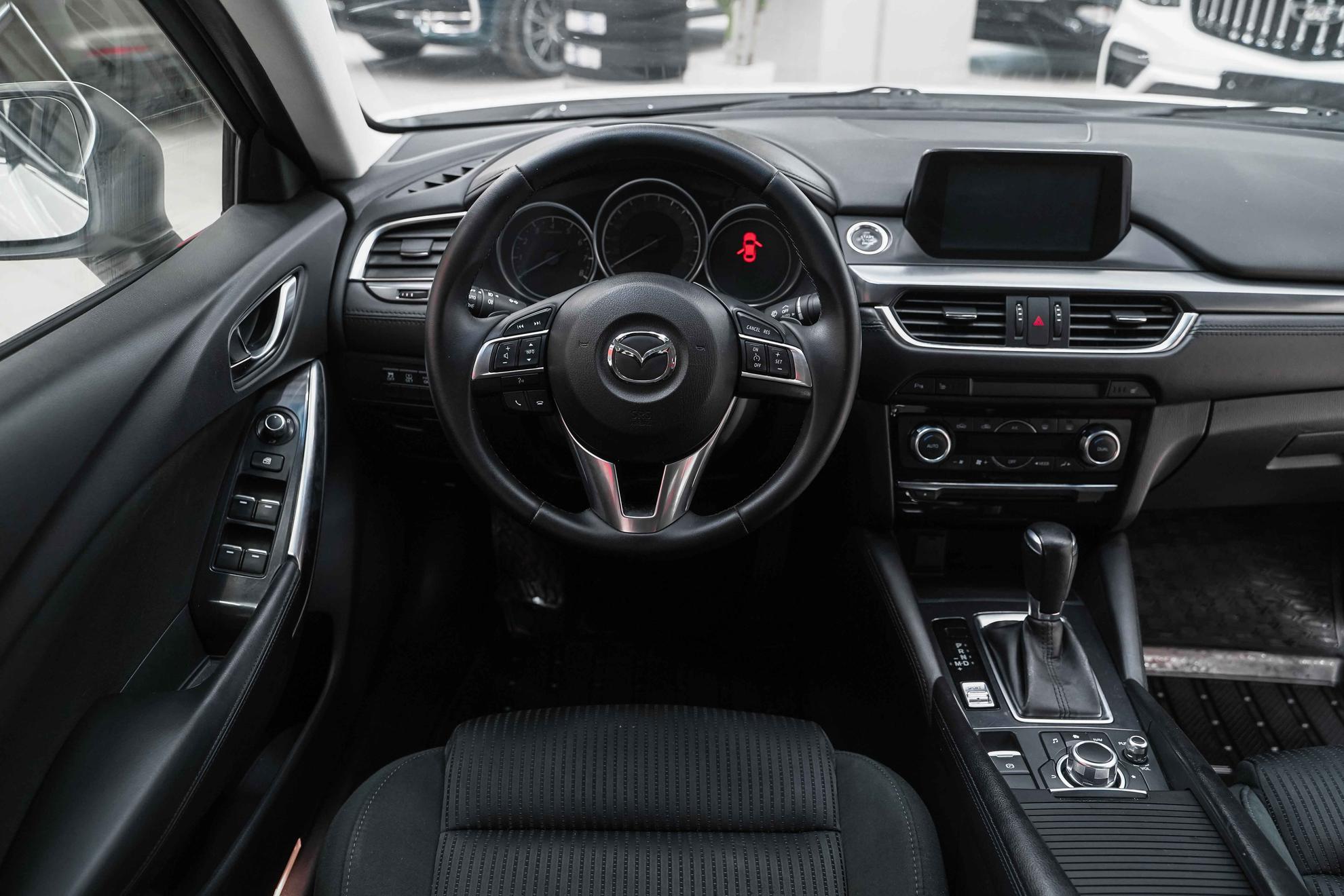 Mazda 6 2015, белый, ДЦ Орехово