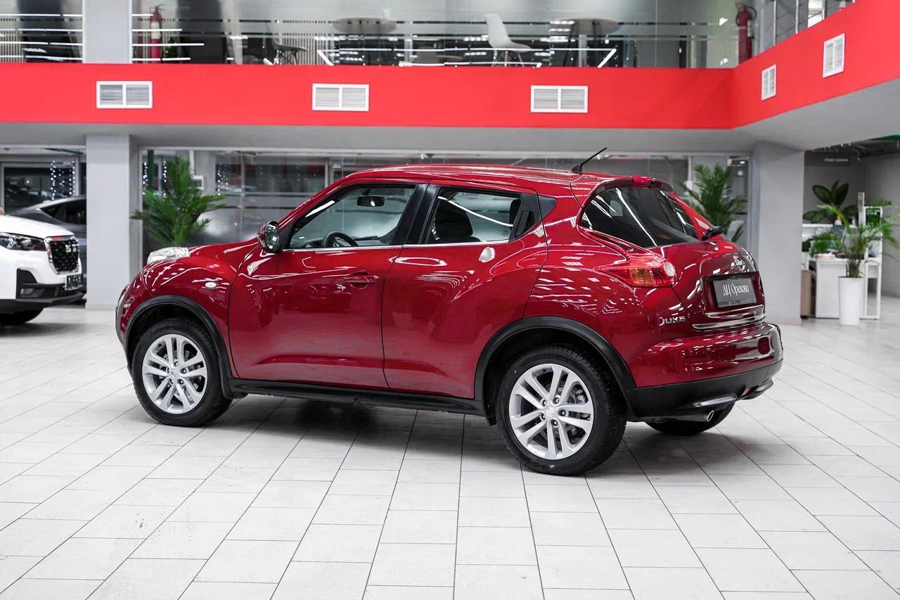 Nissan Juke 2014, красный, ДЦ Орехово