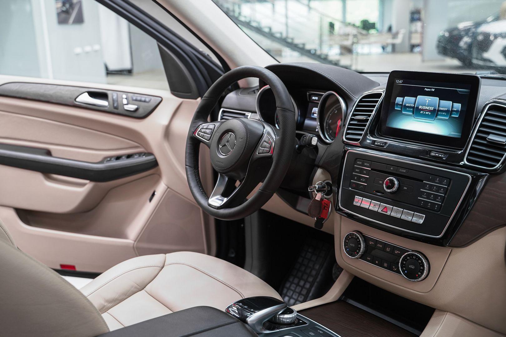 Mercedes-Benz GLS 2016, черный, ДЦ Орехово