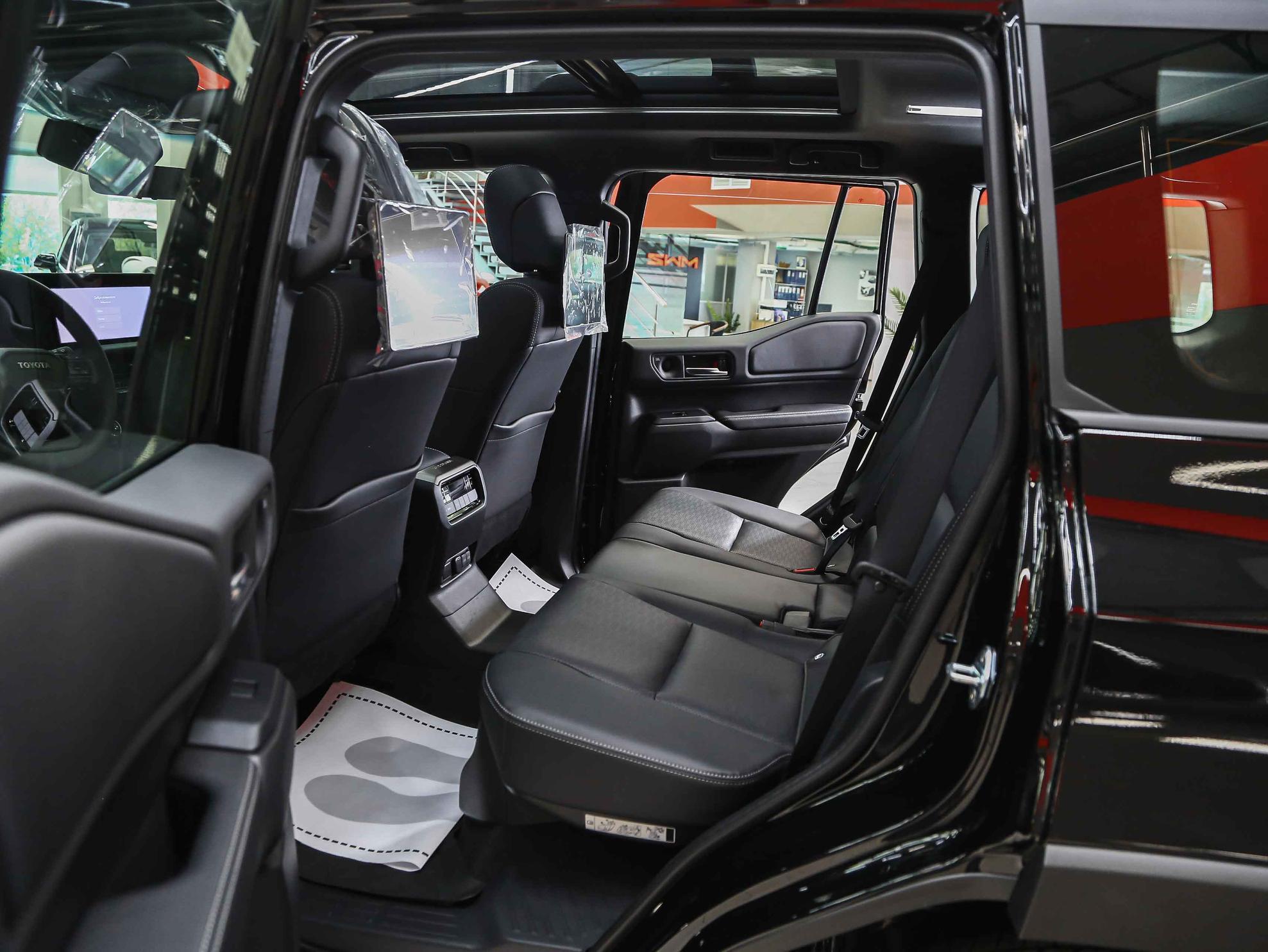 Toyota Land Cruiser Prado 2026, черный, ДЦ Орехово