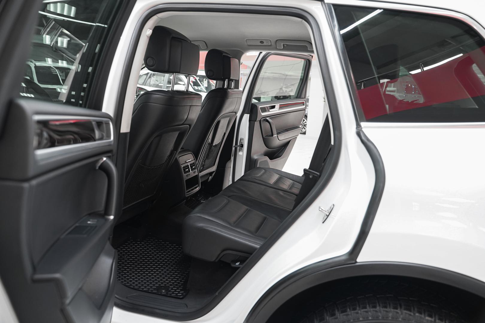 Volkswagen Touareg 2014, белый, ДЦ Орехово