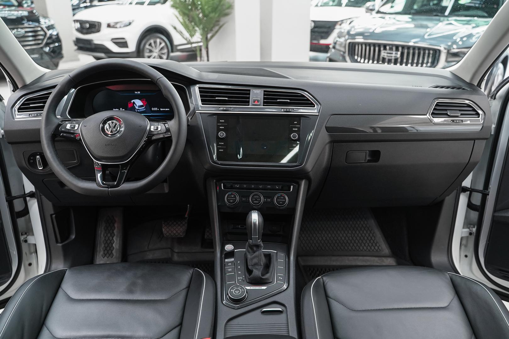 Volkswagen Tiguan 2018, белый, ДЦ Орехово