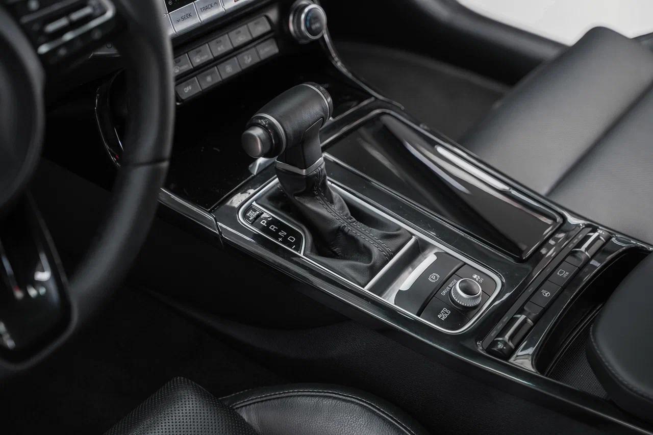 Kia Stinger 2018, белый, ДЦ Орехово