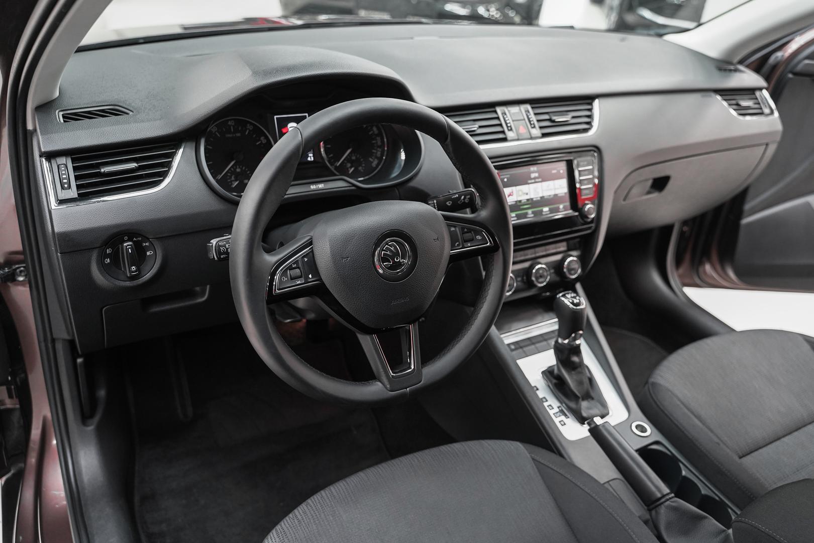 Skoda Octavia 2016, коричневый, ДЦ Орехово