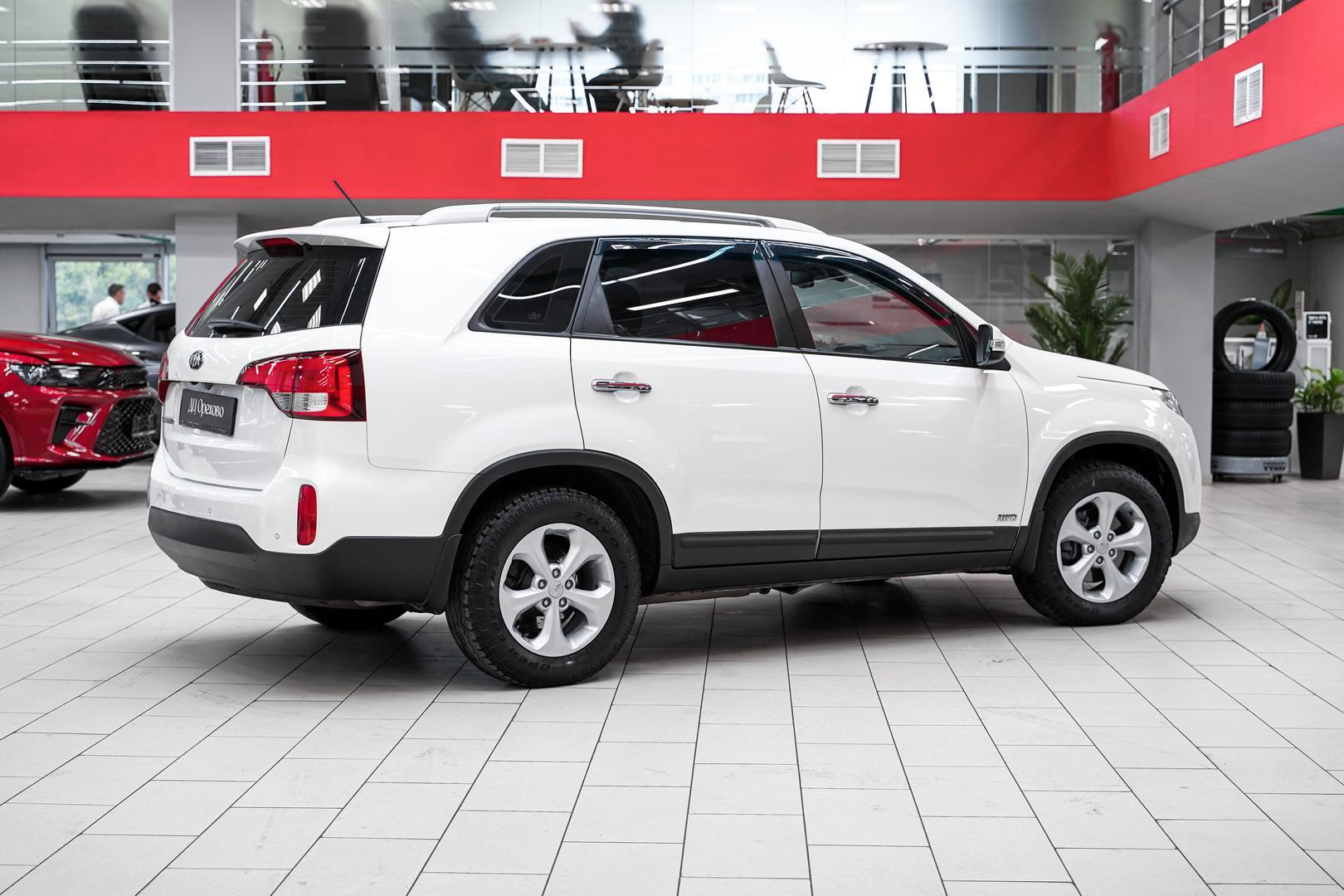 Kia Sorento 2013, белый, ДЦ Орехово