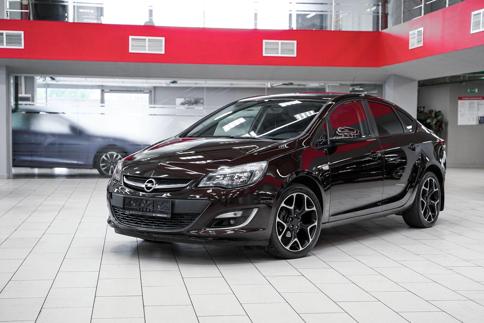 Opel Astra 2013, коричневый, ДЦ Орехово