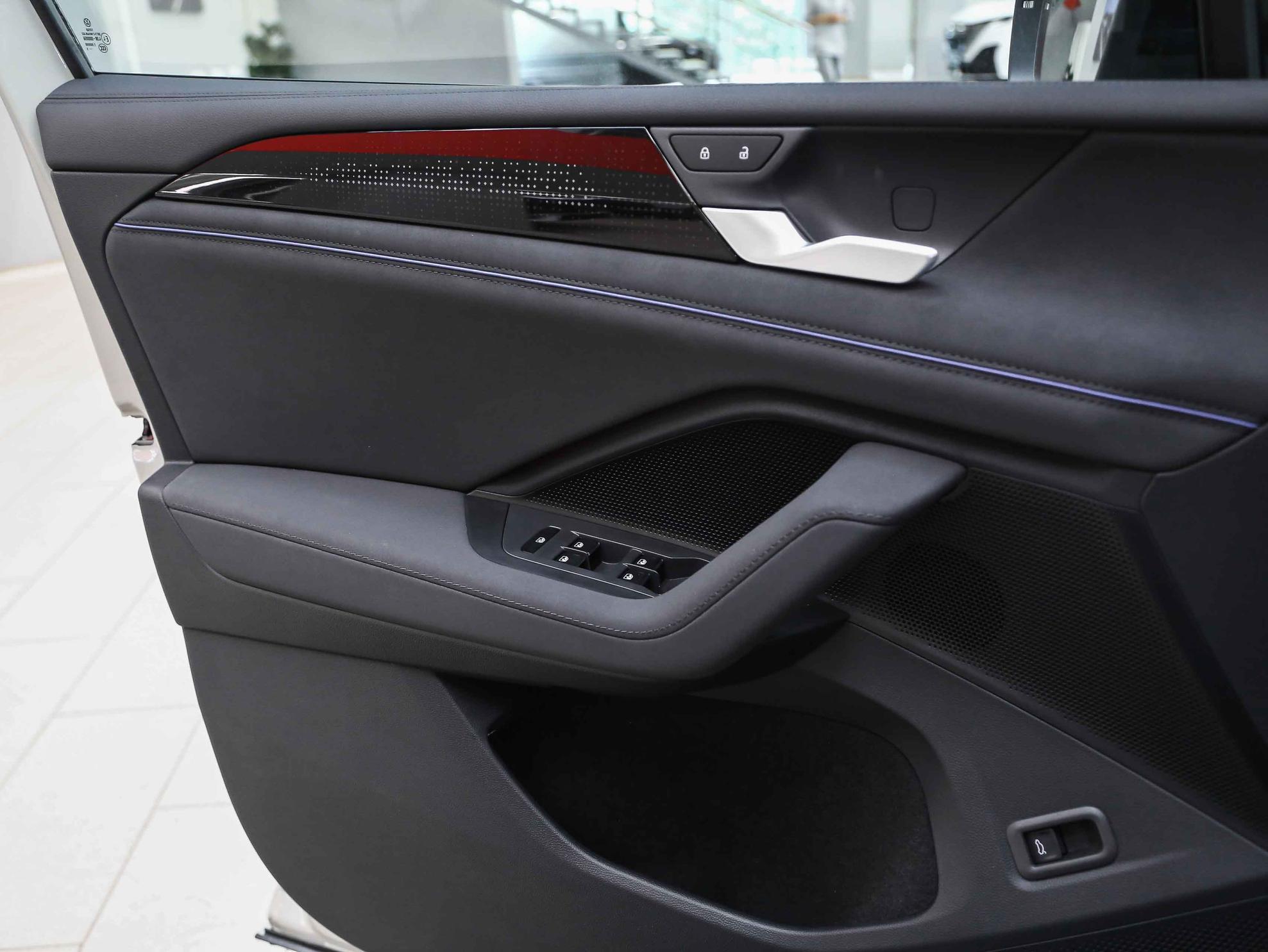 Volkswagen Tiguan 2026, серый, ДЦ Орехово