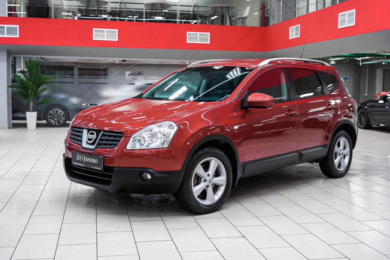 Nissan Qashqai+2 2008, красный, ДЦ Орехово