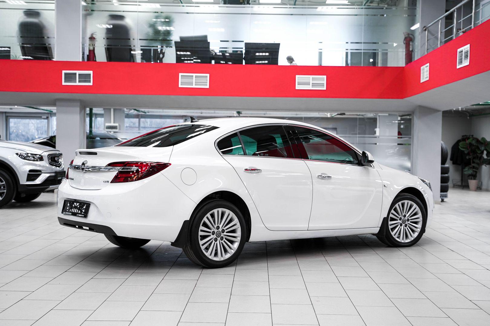 Opel Insignia 2014, белый, ДЦ Орехово
