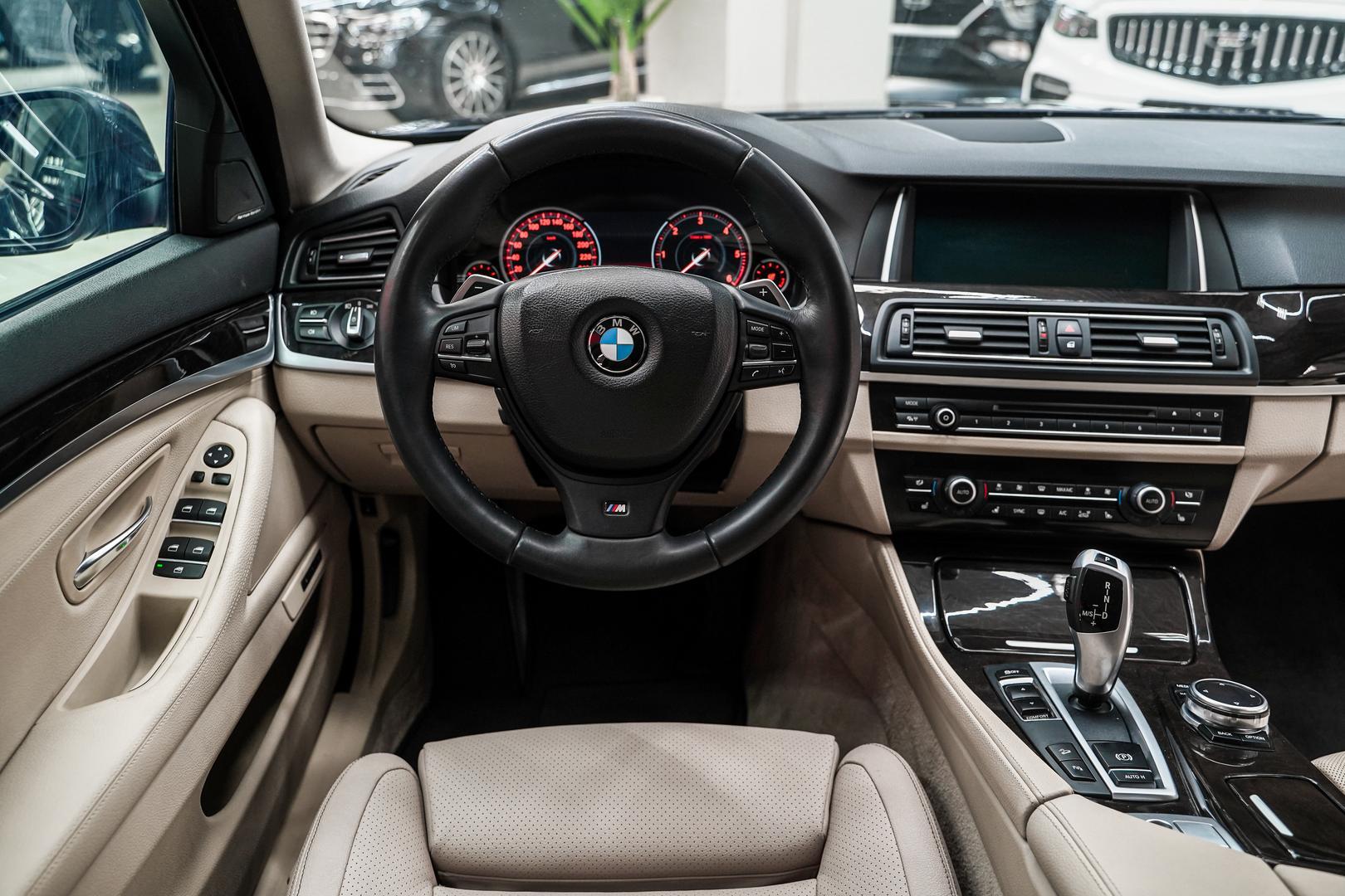 BMW 5 серии 2014, синий, ДЦ Орехово