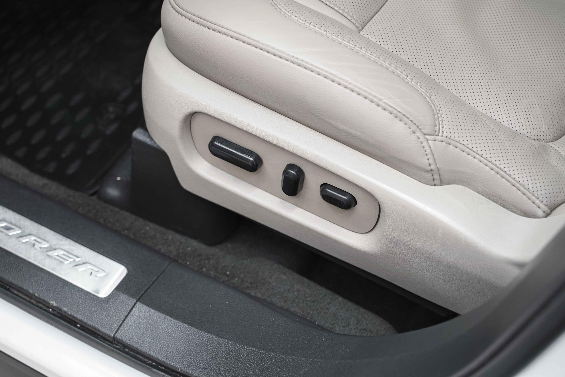 Ford Explorer 2013, белый, ДЦ Орехово