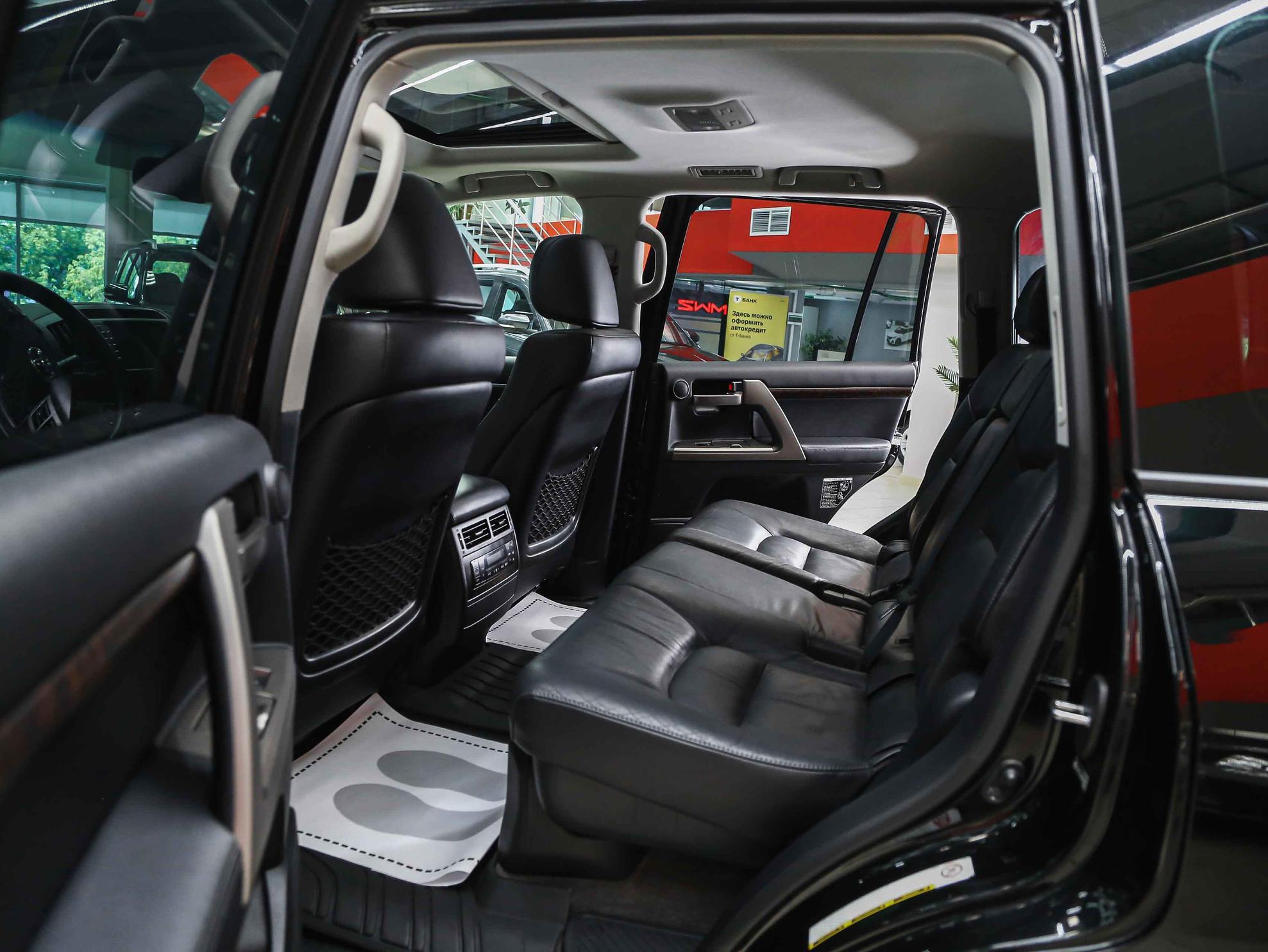 Toyota Land Cruiser 2011, черный, ДЦ Орехово