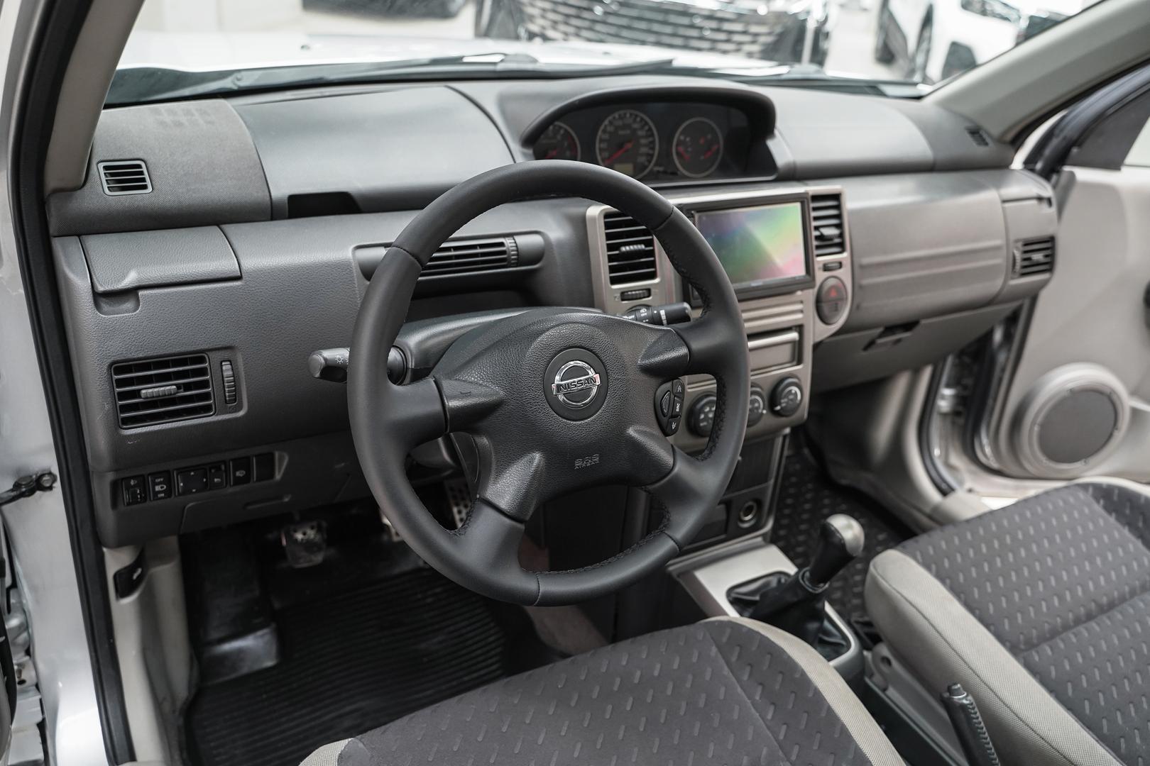 Nissan X-Trail 2004, серебряный, ДЦ Орехово