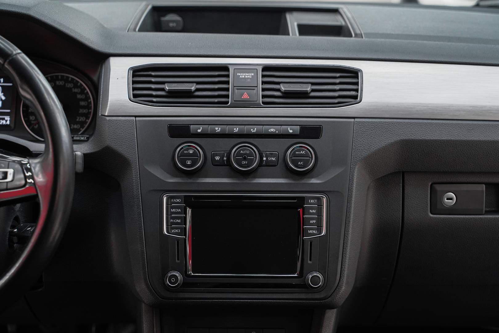 Volkswagen Caddy 2018, зеленый, ДЦ Орехово