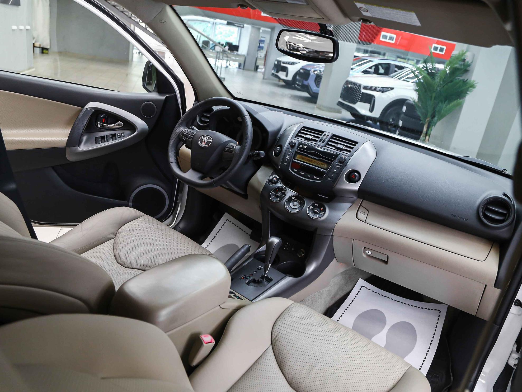 Toyota RAV4 2011, белый, ДЦ Орехово