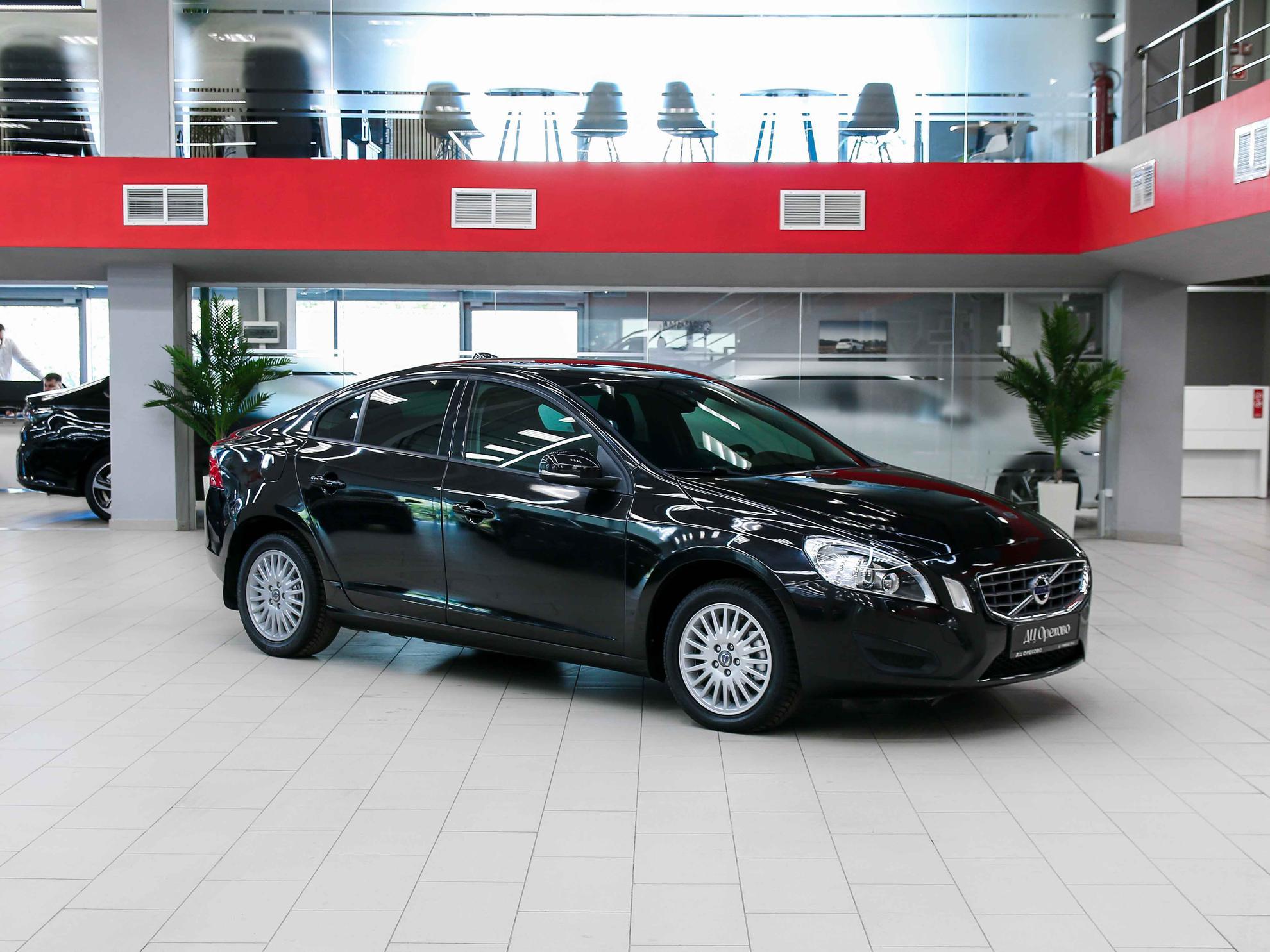 Volvo S60 2010, черный, ДЦ Орехово